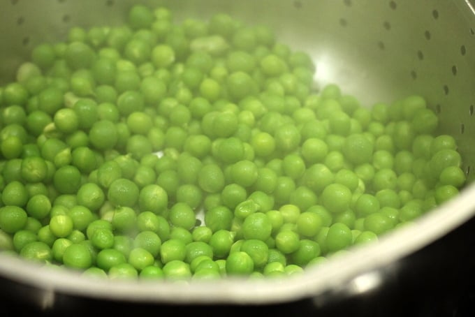 Peas for Peas and Prosciutto with White Sauce
