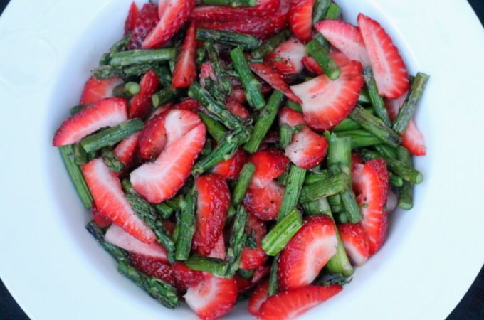 Grilled Asparagus and Strawberry Salad Recipe