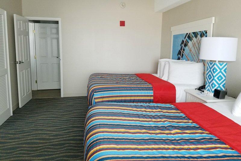Cedar Point Lakeview Suite Bedroom