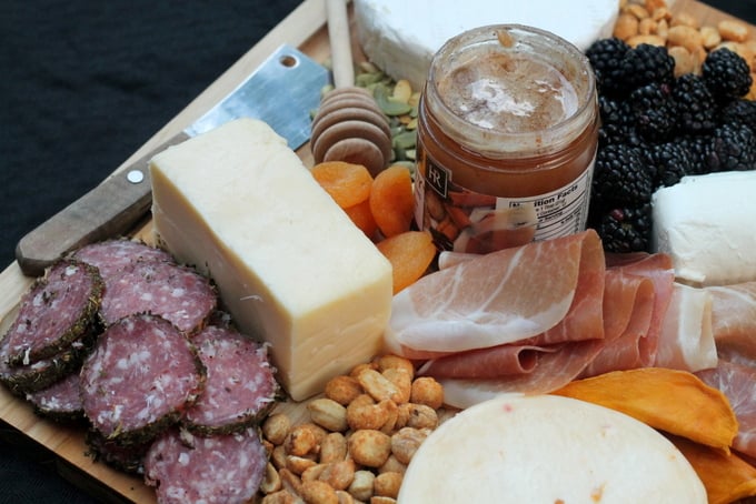 how to make cheese platter charcuterie